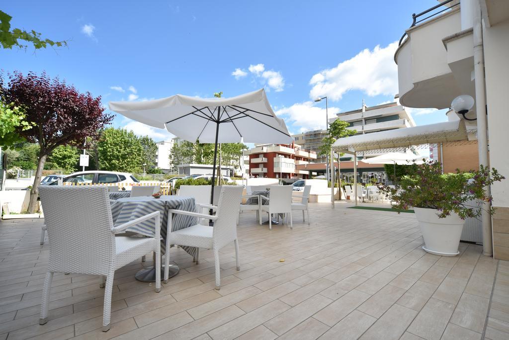 Hotel Marina Riccione Exterior foto